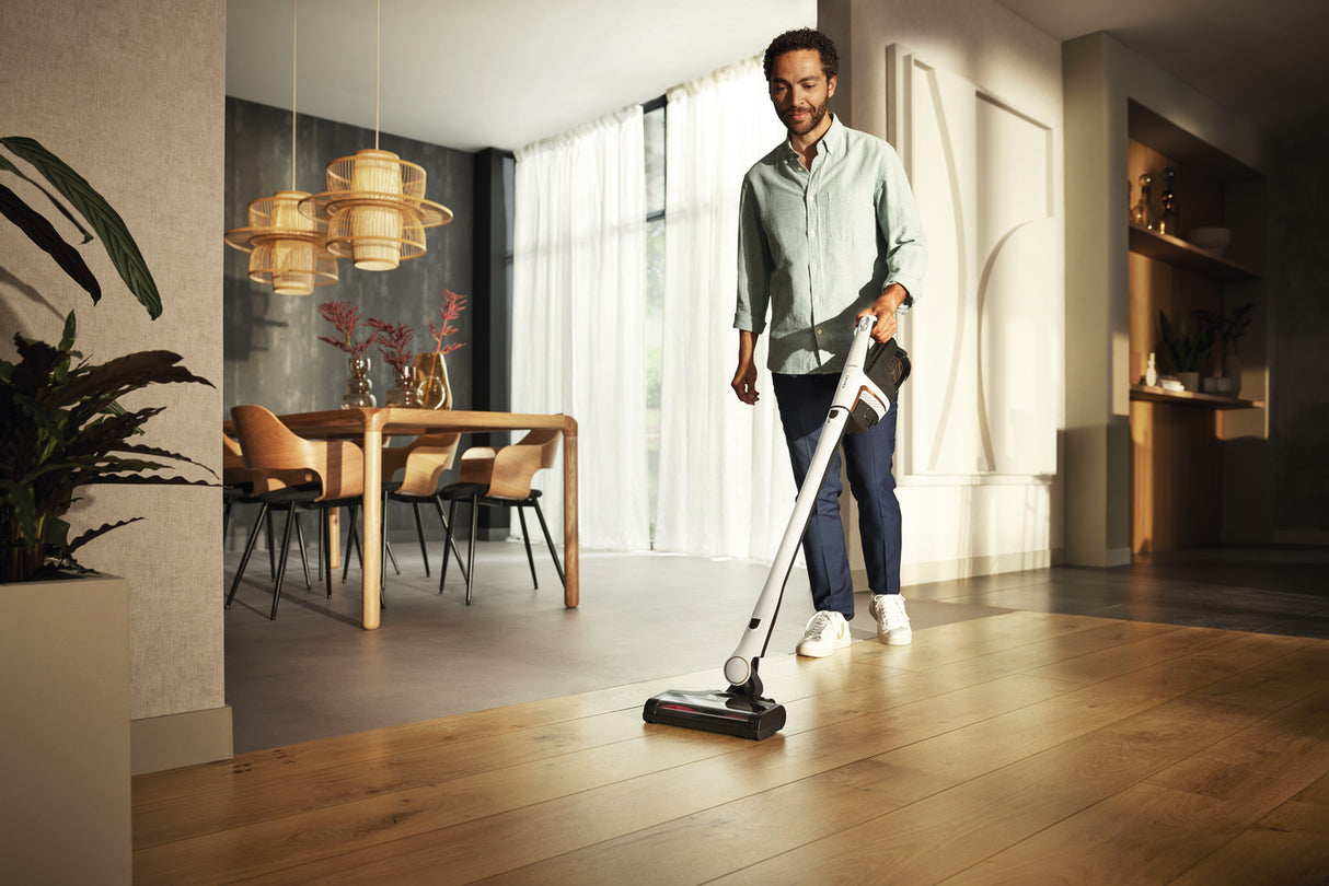 Miele Triflex HX2 Lotus White - Lifestyle
