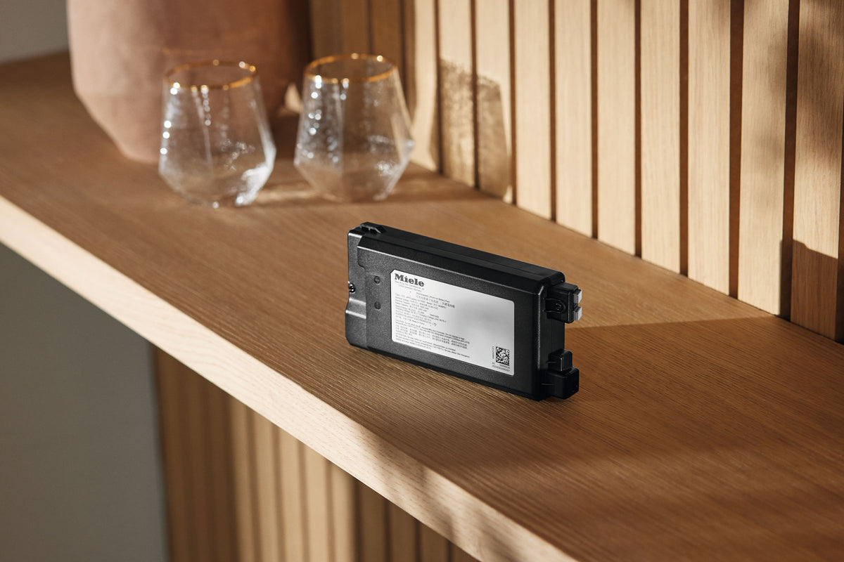Miele HX-LA 21 Duoflex Lithium-Ion Battery packaging or contents