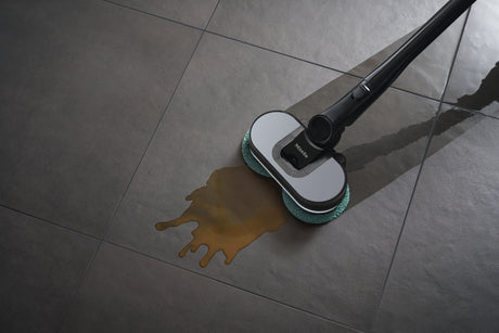 Miele Triflex HX3 Plus Aqua — AquaTwister wet-cleaning close view