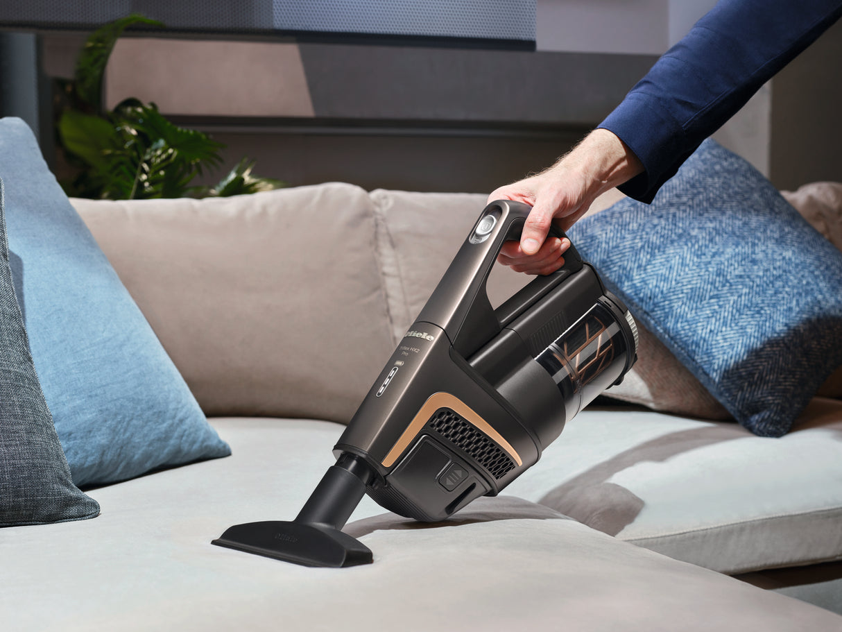 Miele Triflex HX2 Pro Infinity Grey — reach mode high cleaning