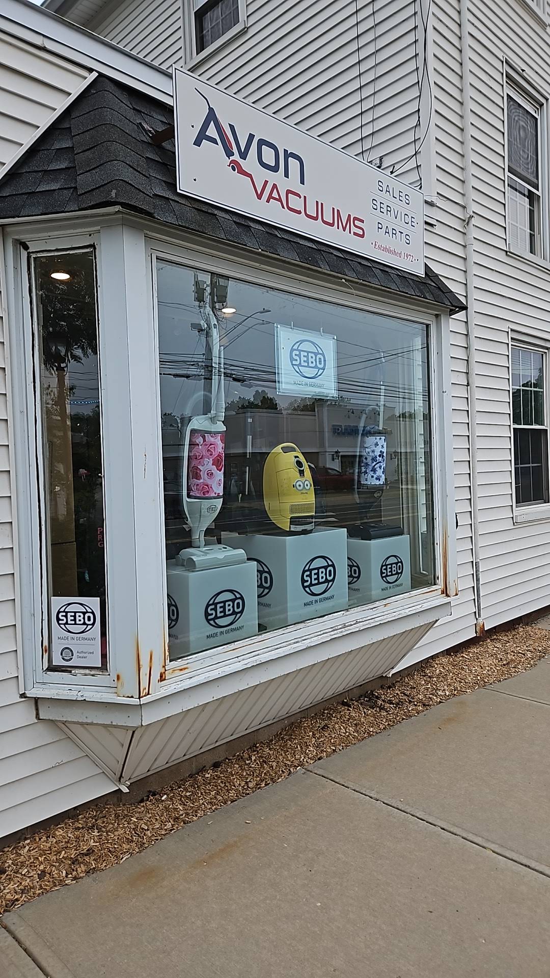 Avon Vacuums storefront in Avon, Connecticut