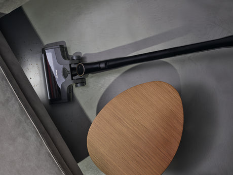 Miele Triflex HX2 Cat & Dog cleaning hardwood floors in living room